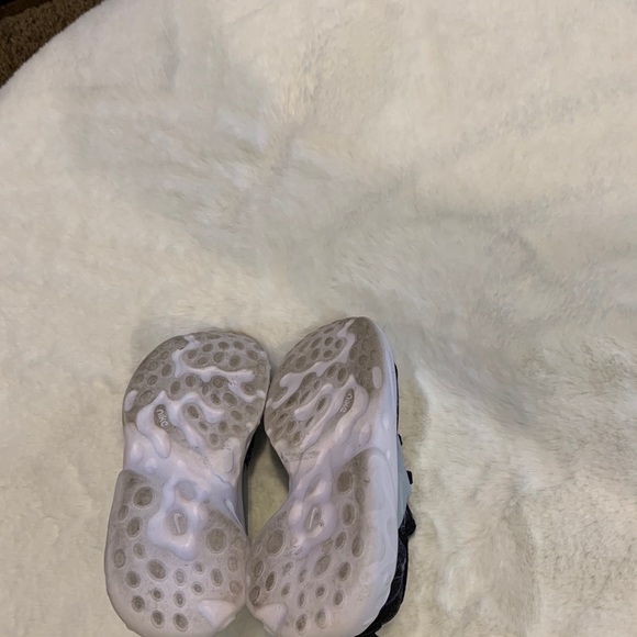 Barely worn Nike sneakers for toddler. Size 10. - Picture 6 of 6